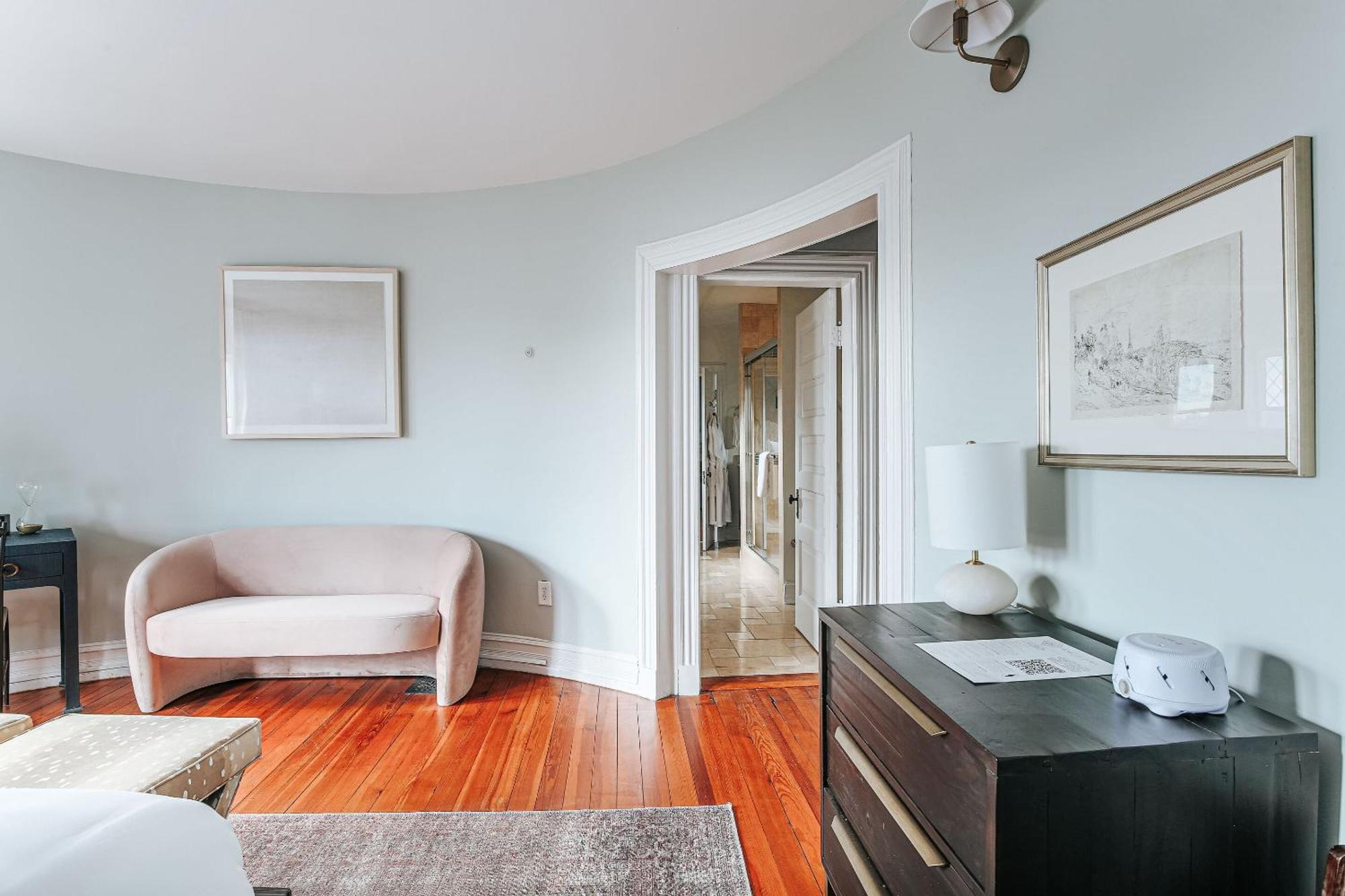 The Historic Berkeley Place Staunton Room photo